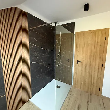 Apartma Luvita *